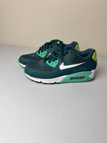 Nike women size 5 - women’s,