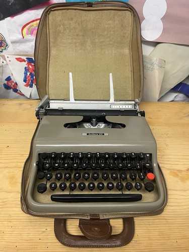 Olivetti lettera typewriter - 22,