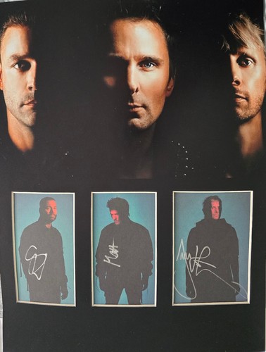 Muse signed 16x12 photo - muse,
