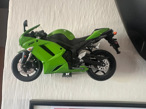 Maisto 12th scale motorcycle - maisto,
