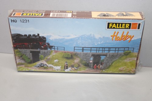 Faller 1231 building - faller, dam