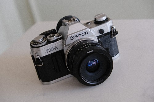 Canon 35mm slr camera - canon,