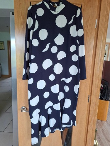 Stunning phase eight occasion - eight,