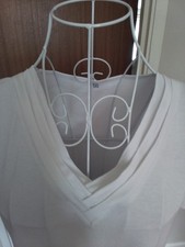 Damart - Ladies Ivory, V-Neck, Short Sleeve T-Shirt. S.18/20