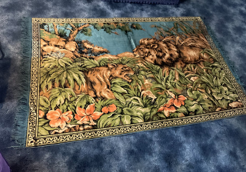 Vintage 1980 velvet - vintage, lion