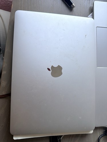 Apple macbook pro - 17, inch