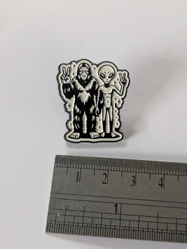 Big foot alien - foot, enamel