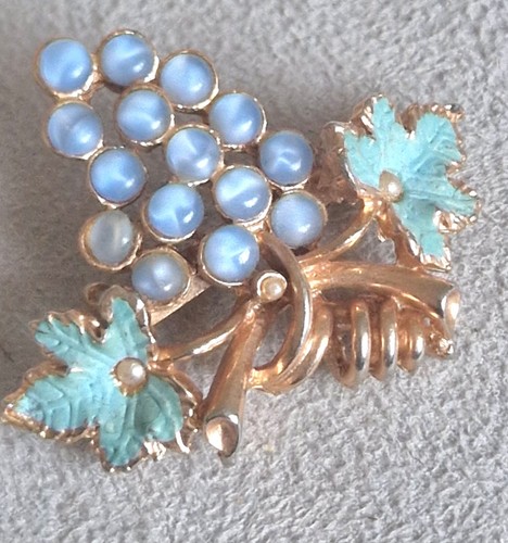 Vintage gold tone grape - vintage, gold-tone