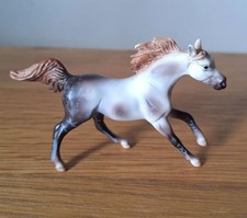 Breyer Rose Grey Arabian Stablemate (2011-14). 1:32 Scale Model Horse.