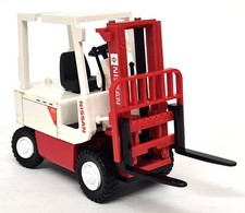 Diapet 1/24 Scale Nissan 25 BX Series Forklift Diecast Model Truck