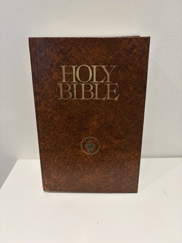 Holy bible new international - holy,