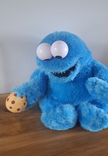 Cookie monster talking hand - monster,