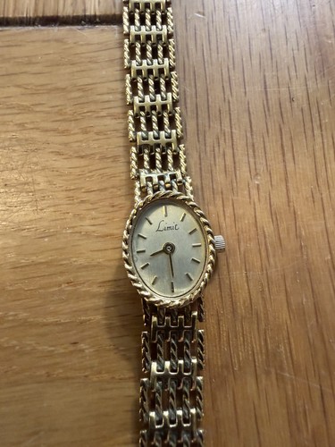 Vintage women gold tone - vintage, gold-tone