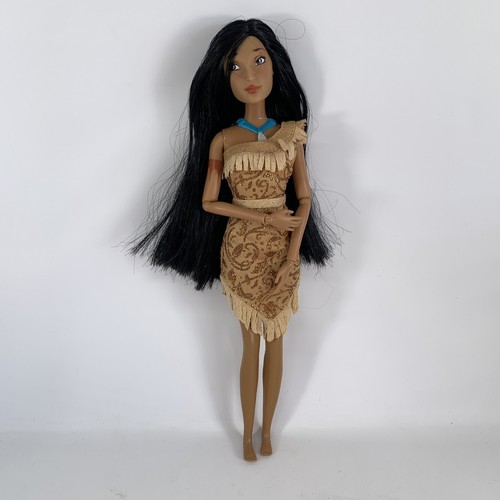 Pocahontas disney store doll - pocahontas,