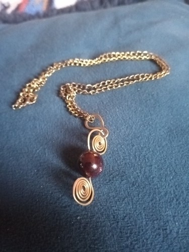 Garnet bead gold tone metal - garnet,