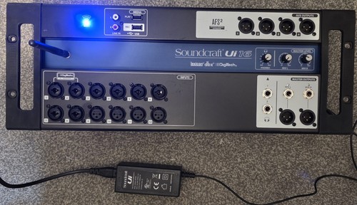 Soundcraft rackmounted - 16,