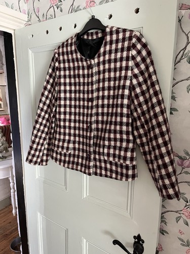 Collarless jacket beautiful - in,