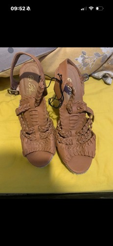 Size wedges brand new - 5,