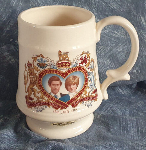 Trentham art ware - trentham, —