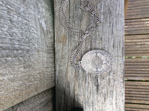 Tudor rose pendant - rose,