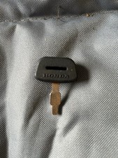 Honda HR194 HR1950 HR214 HR216 HR2160 Lawnmower Electric Start Key Genuine