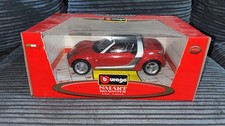 Burago 1/18 Scale 34099 - Mercedes Benz Smart Roadster - Red