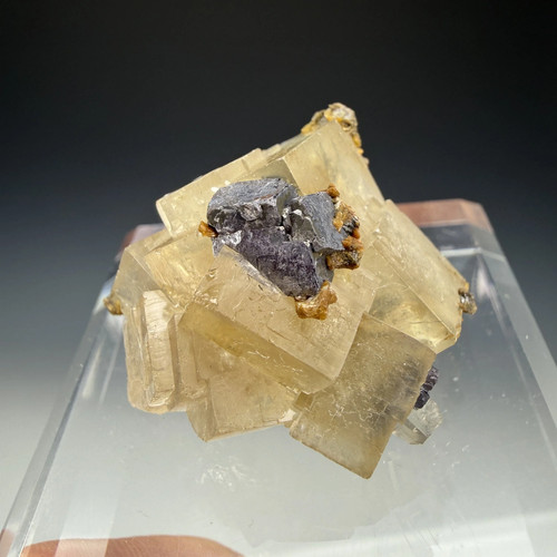 Fluorite boundary cross vein - boundary,