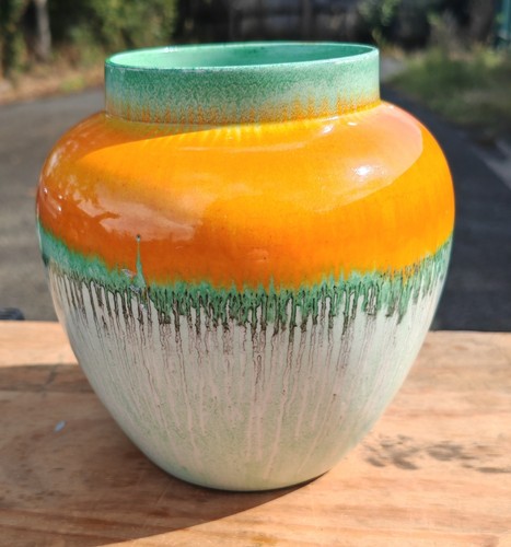 Art deco shelley - drip, glazed
