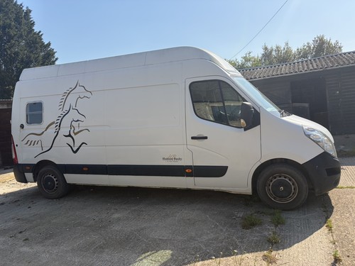 Horsebox renault master 2 - 3.5t,