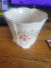 Vintage Planter Plant Pot DeepWhite floral   Retro