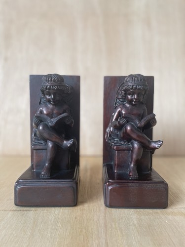 Cherubs reading bookends - ‘cherubs,