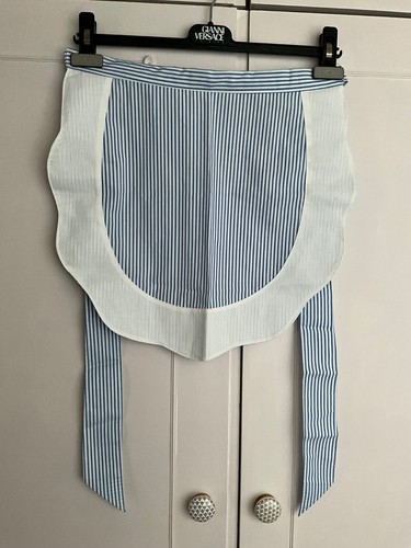Maids scallop edged - , half