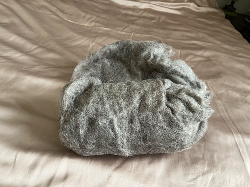 Carded 100 perendale wool - 100%,