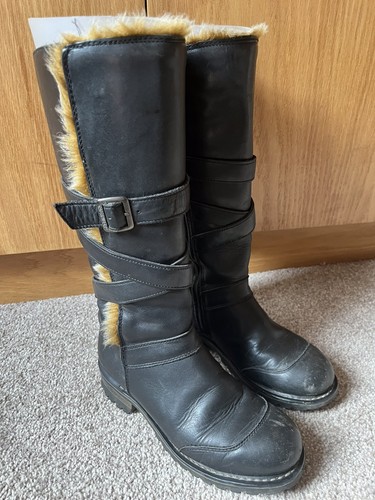 Cat black faux leather knee - black,