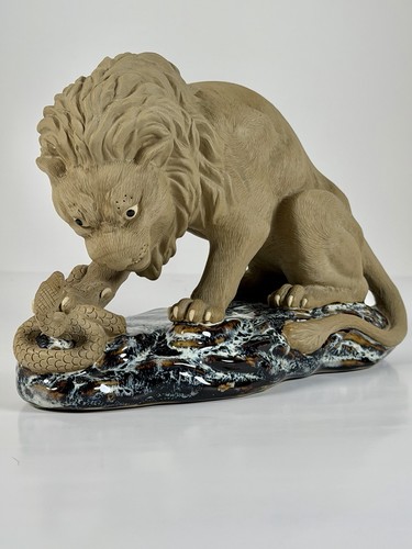 Chinese shiwan pottery lion - pottery,