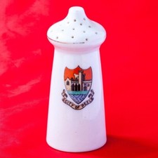 Shelley Crested China pepper