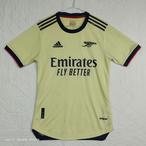 Adidas arsenal player - , issue