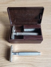 Gillette Tech Flat Bottom Fat Handle Souplex Vintage Safety Razor English Made