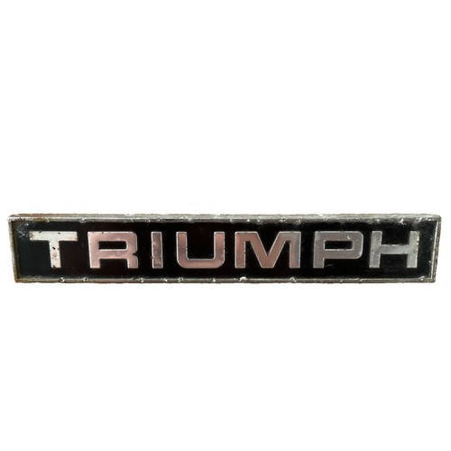 627563 triumph badge oem - 627563,