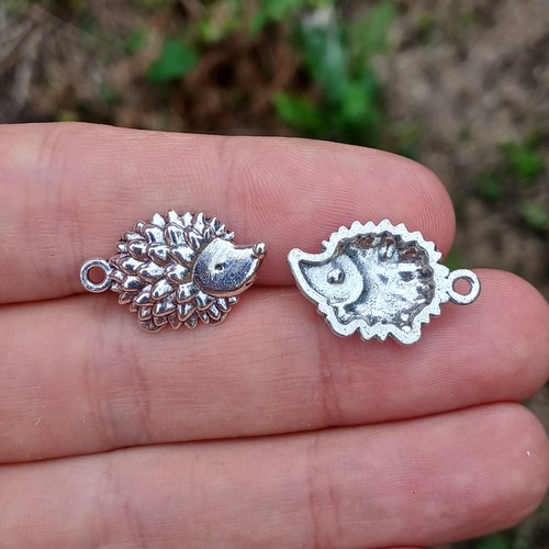 Silver hedgehog charms - 5x, cute