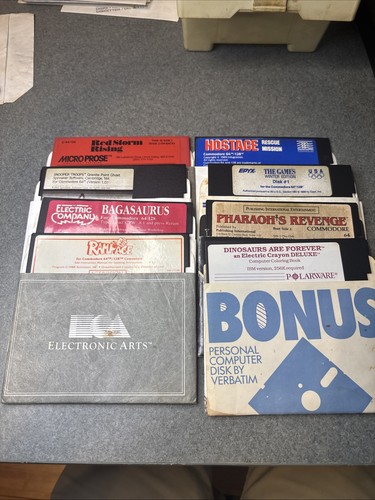 Commodore games lot bundle - 64,