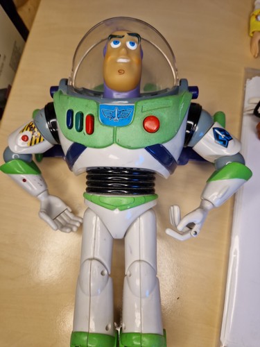 Buzz lightyear toy - lightyear, story