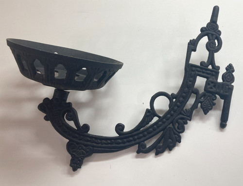 Vtg cast metal oil lamp - metal,