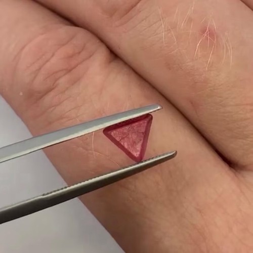 Red spinel macle natural - , uncut