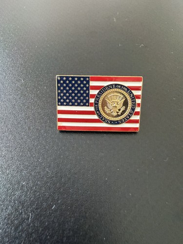 Usa pin signed donald - signed, j