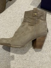 Russell &Bromley Stuart