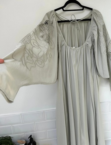 Sage green voluminous - green,