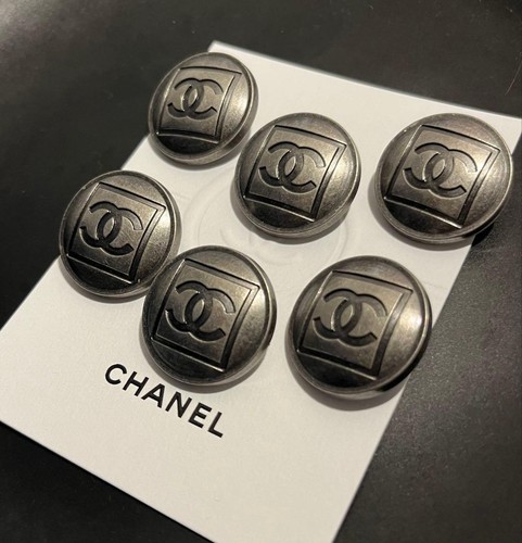 Chanel vintage buttons - chanel, logo
