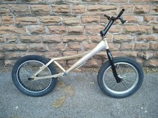 20 inch Onza T-Mag trials bike frame with Wheels - Spares or Repairs Onza MONTY