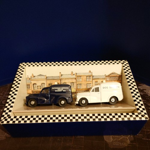 Corgi morris minor - morris, police